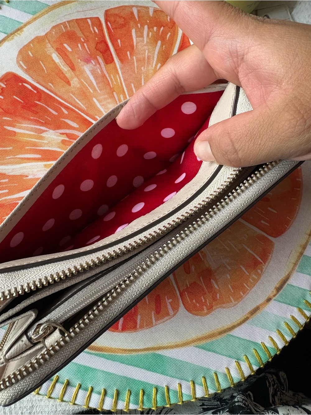 Kate Spade | Zip Around Wallet | Minnie Mouse - Picture 6 of 14